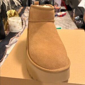 UGG Classic Tan Shoe Box